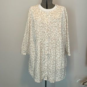 Blouse. Lands End. 2X.(20W-24W). Multicolored. Excellent condition.